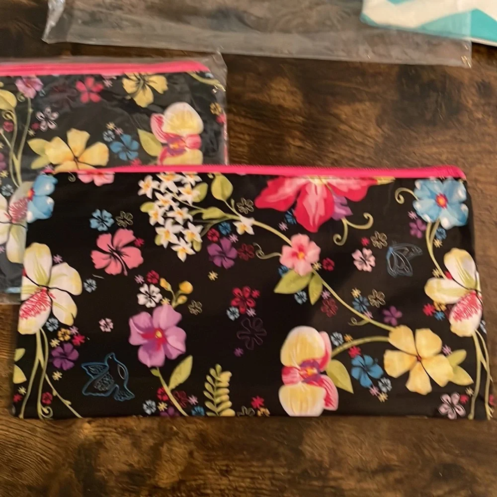 * NEW *‎ Floral Cosmetic Case *
